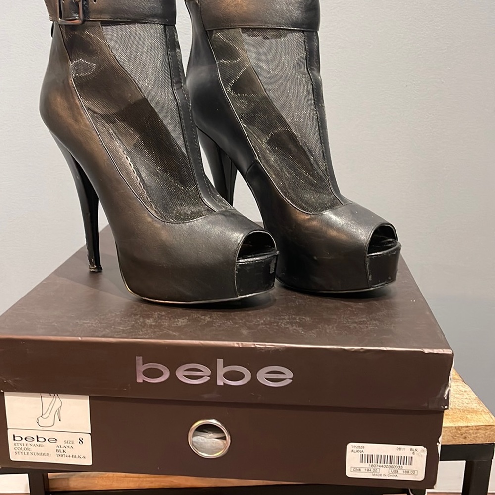 Leather bootie. Need shoe repair and good as new!